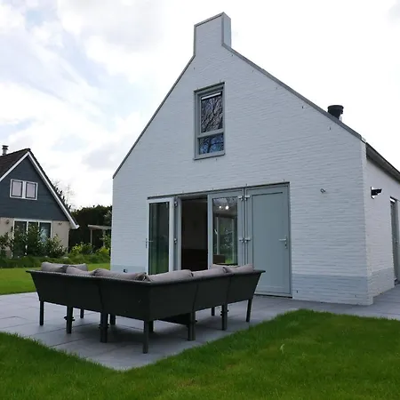 Dom wakacyjny De Wielen 64 *