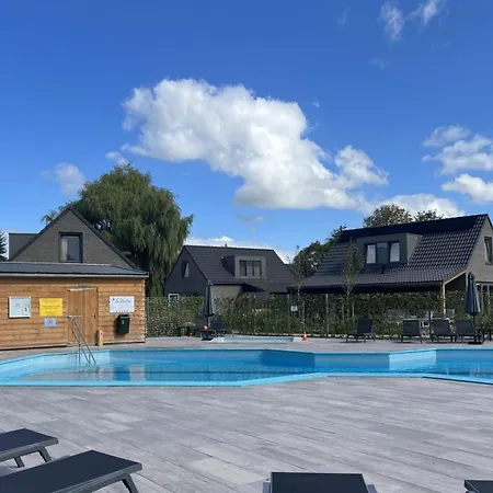 Dom wakacyjny De Wielen 64 *