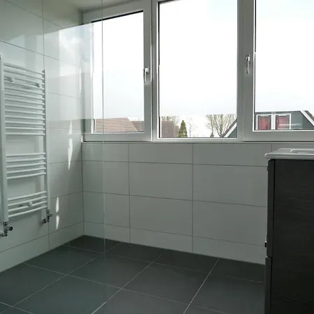 De Wielen 64 *